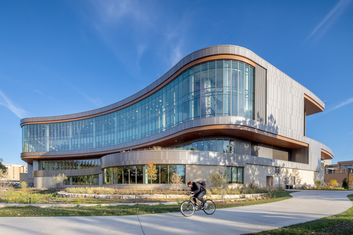 Paradigm and Mosaic Bring Dynamic Control to University Wellness Complex